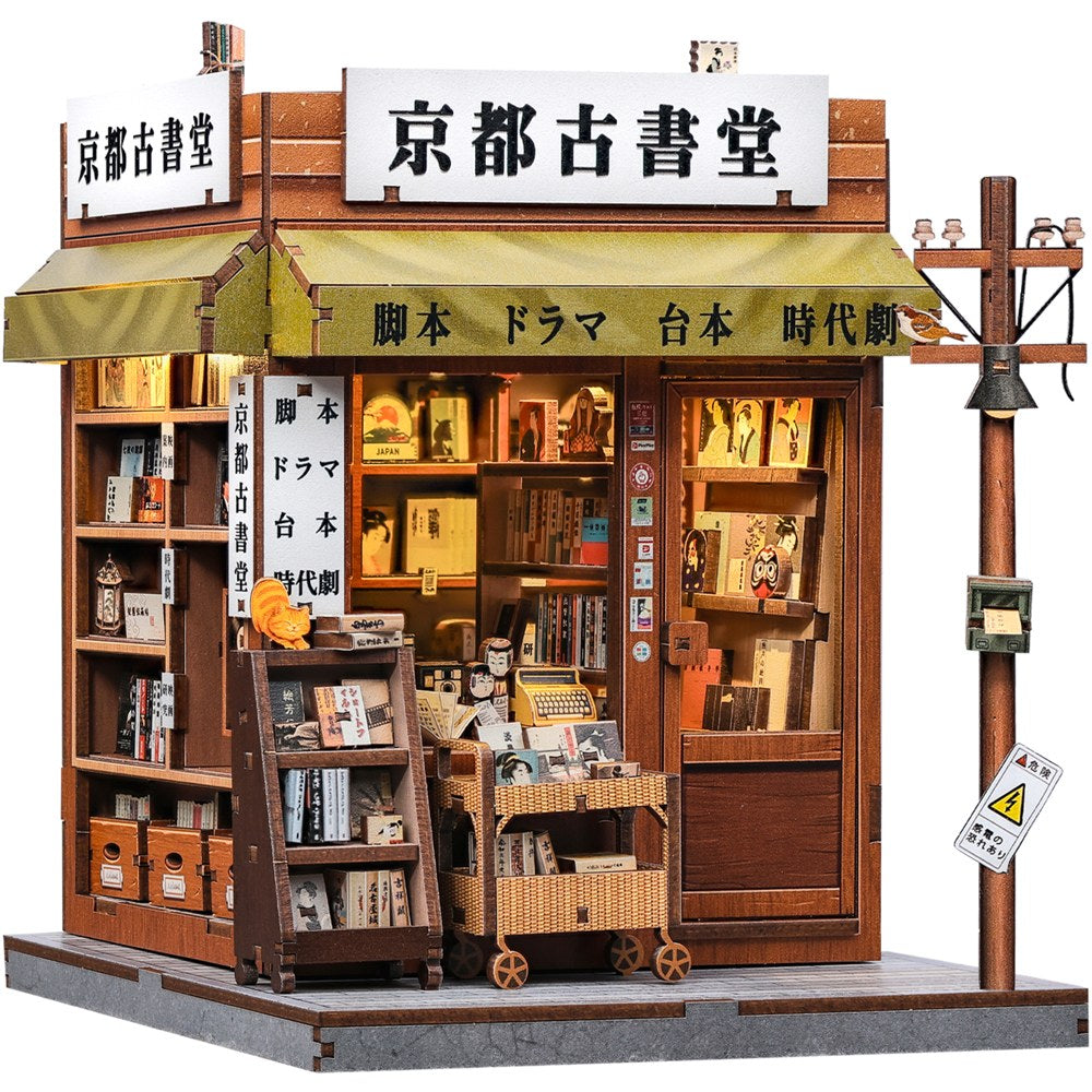 Book nook librairie ancienne de Kyoto, vue de trois quarts sur fond blanc