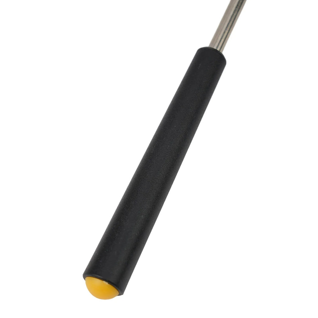 Manche noir antidérapant du marteau de précision terminé par un embout jaune